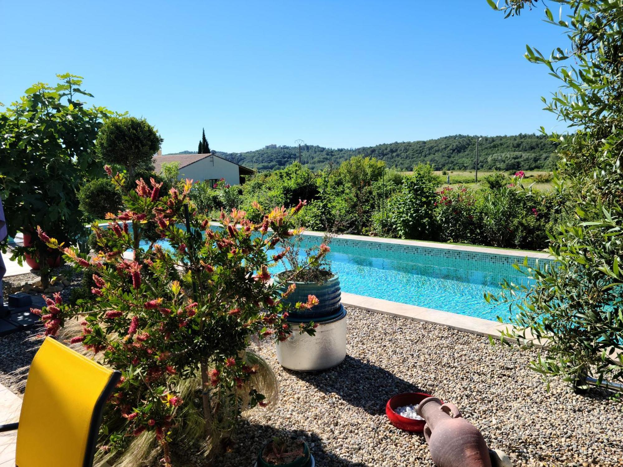 Les Papillons D'Uzes Bed & Breakfast Saint-Laurent-la-Vernède Eksteriør bilde
